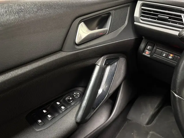 Peugeot 308 SW 1.2 PureTech Allure 2019 Benzine 19