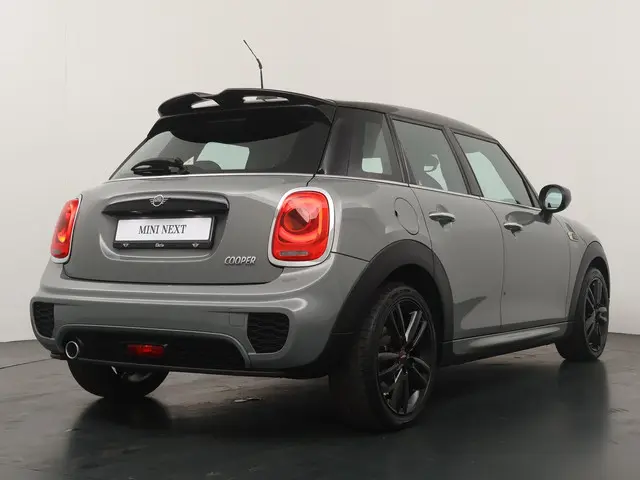 MINI 5-Deurs Cooper Chili 2020 Benzine 9