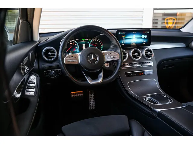 Mercedes-Benz GLC 300e 4MATIC 2021 Hybride Benzine 4