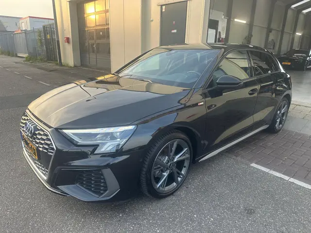 Audi A3 SPORTBACK 30 TFSI S edition 2024 Hybride Benzine 2