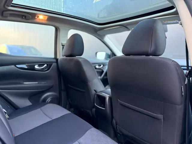 Nissan QASHQAI 1.2 N-Connecta Panorama 2017 Benzine 24