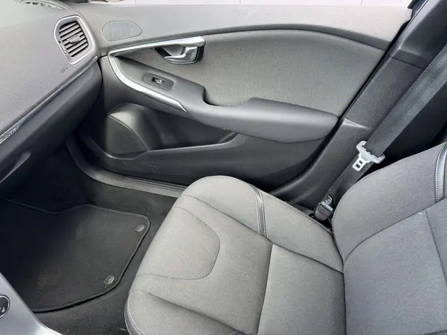 Volvo V40 Cross Country 1.5 T3 Nordic+ 2016 Benzine 39