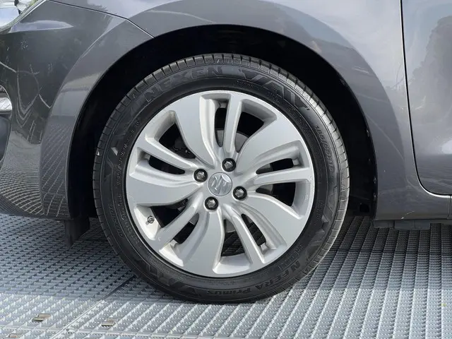 Suzuki Swift 1.2 Select 2018 Benzine 26