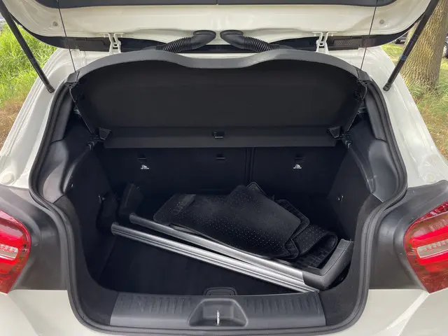 Mercedes-Benz A-Klasse 180 Ambition 2016 Benzine 9