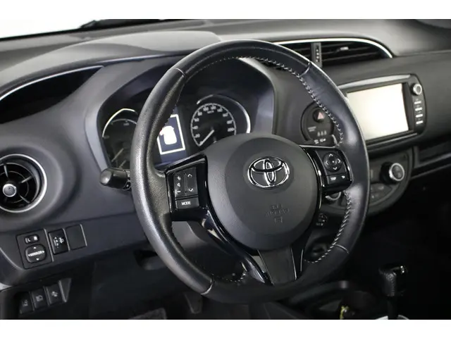 Toyota Yaris 1.5 Hybrid Executive 2017 Hybride Benzine 9
