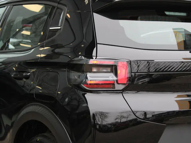 Citroën C3 1.2 Hybrid 110pk Plus 2025 Hybride Benzine 12