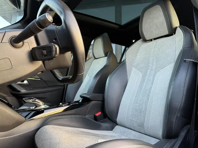 Peugeot e-2008 EV GT 50 kWh 2020 Elektrisch 10