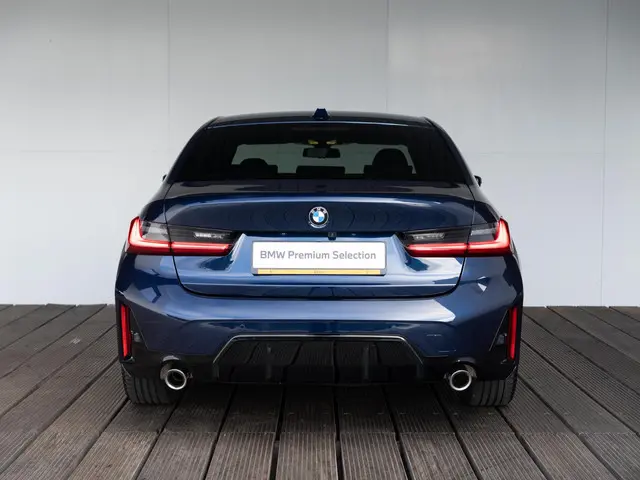 BMW 3 Serie Sedan 318i 2025 Benzine 5