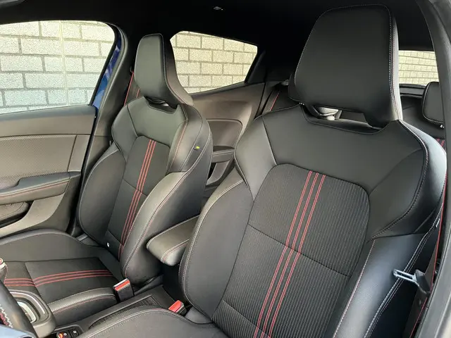 Renault Clio 1.0 TCe R.S. Line 2022 Benzine 29