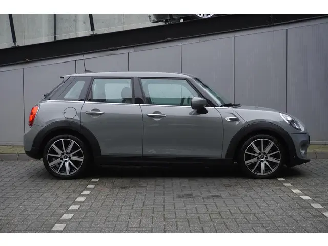 MINI 5-Deurs Cooper C 2020 Benzine 4