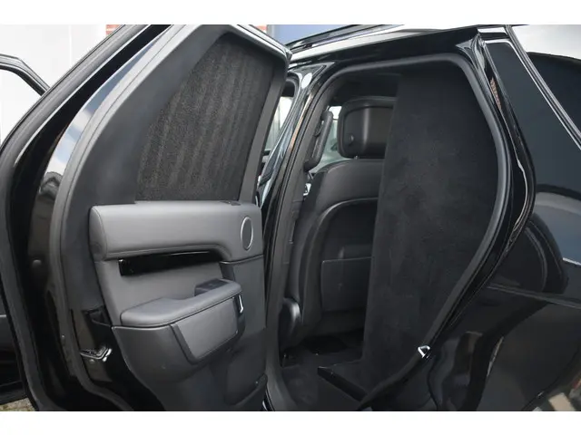 Land Rover Discovery 3.0 D300 HSE 2021 Diesel 56