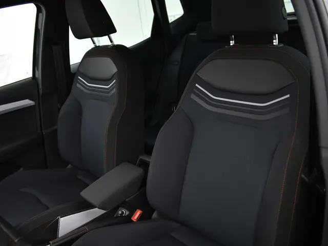 SEAT Arona 1.0 Tsi 110pk DSG FR 2022 Benzine 15