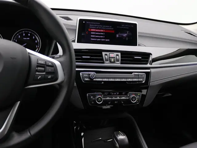 BMW X1 xDrive25e 2022 Hybride Benzine 15