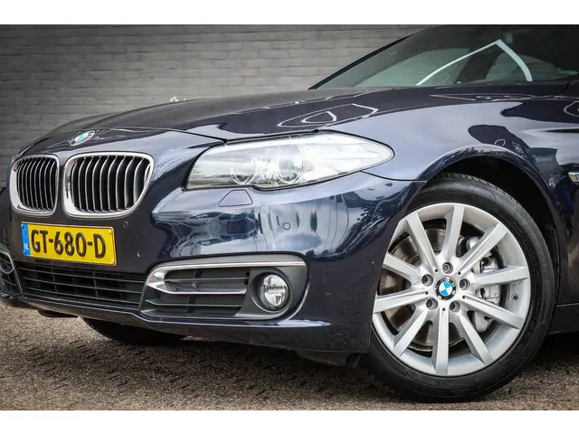 BMW 5 Serie 528i Luxury Edition 2015 Benzine 22