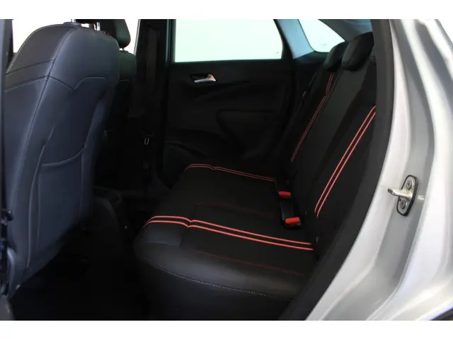 Opel Crossland 1.2 Turbo GS Line 2023 Benzine 12