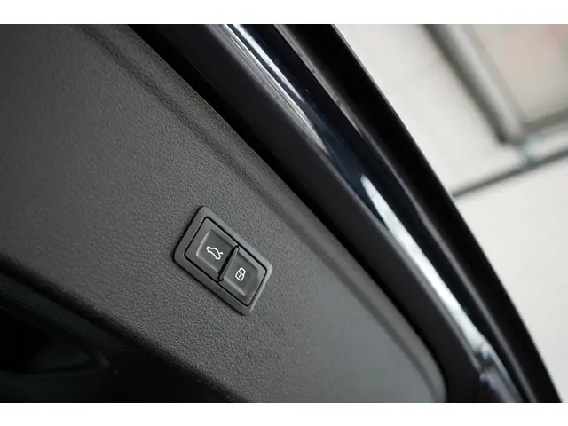 Audi Q5 55 TFSI e S Edition 2020 Hybride Benzine 33