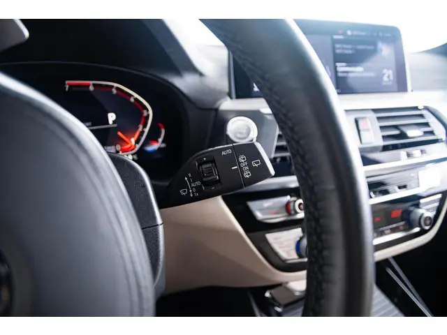 BMW X3 xDrive20i High Executive Edition 2020 Benzine 34