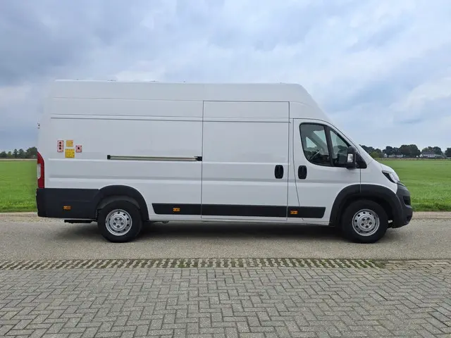 Peugeot Boxer 435 2.2 BlueHDi L4 H3 2021 Diesel 10