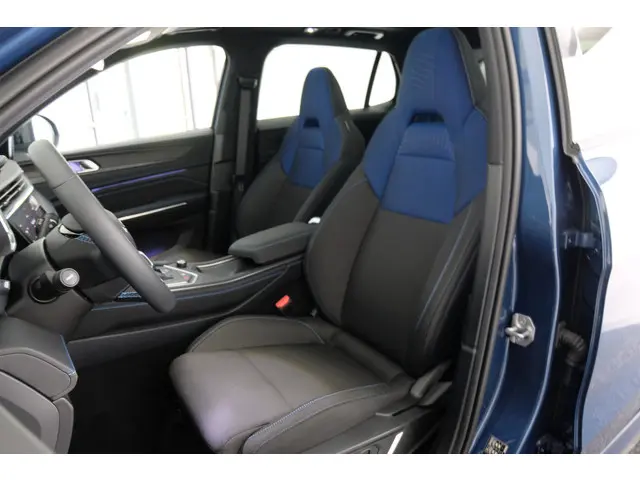 Lynk & Co 01 1.5 2023 Hybride Benzine 4