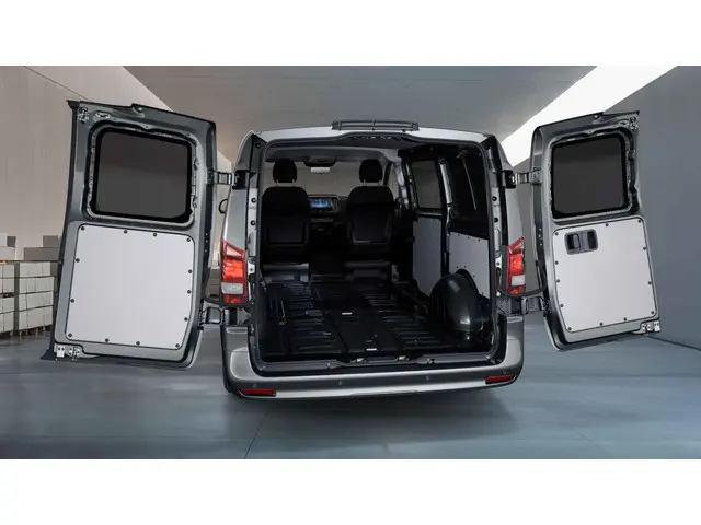 Mercedes-Benz Vito 114 CDI L2 Pro 2025 Diesel 9