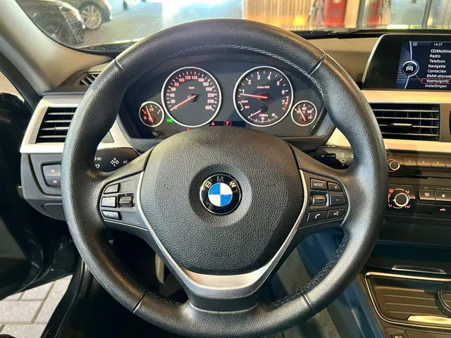 BMW 3 Serie 320i automaat antraciet, premium 2012 Benzine 13