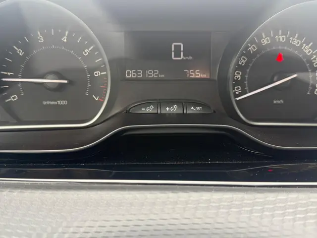 Peugeot 208 1.2 PureTech Signature 2019 Benzine 11