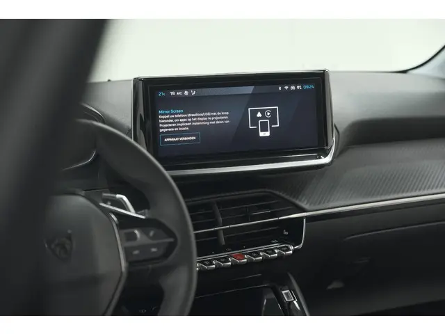 Peugeot 208 Hybrid 100 e-DCS6 Allure 2024 Benzine 55