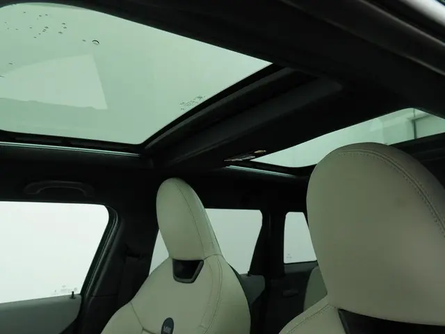 MINI 5-Deurs C 2025 Benzine 19