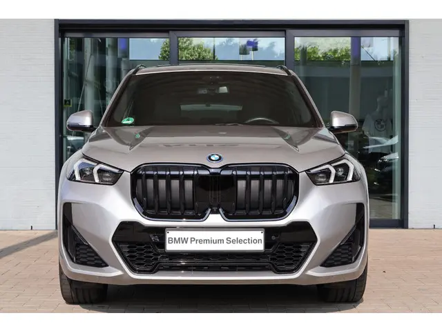 BMW X1 xDrive30e 2024 Hybride Benzine 3