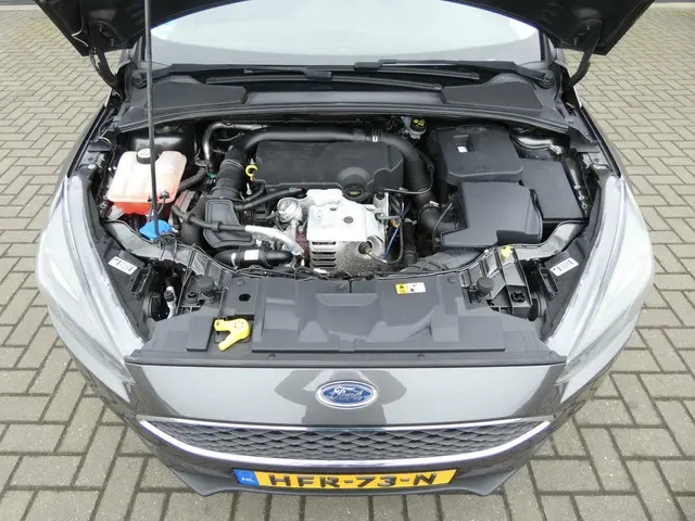 Ford Focus Wagon HELAAS VERKOCHT!!! 2015 Benzine 23
