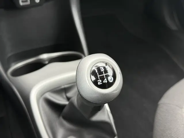 Toyota Aygo 1.0 VVT-i x-play 2014 Benzine 20