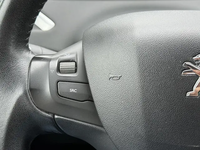 Peugeot 208 1.2 PureTech Allure 2015 Benzine 20