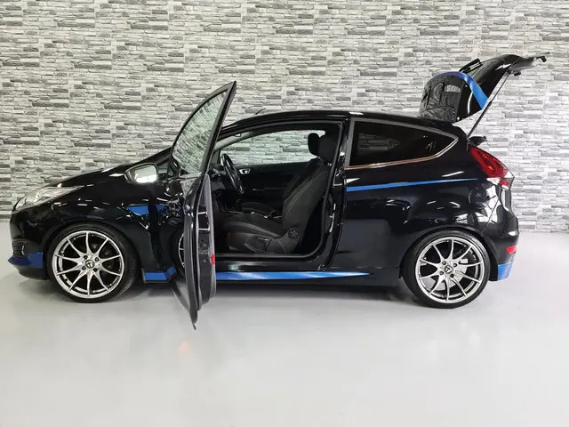 Ford Fiesta 1.0 EcoBoost Sport 2013 Benzine 4