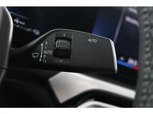 BMW 3 Serie 320e 2024 Hybride Benzine 24