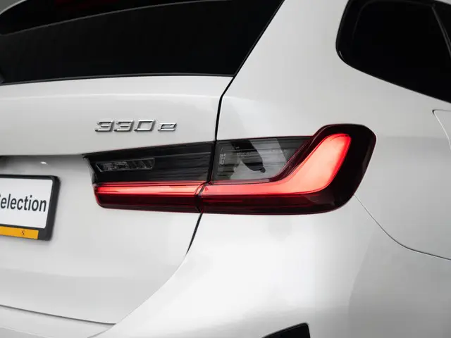 BMW 3 Serie Touring 330e 2025 Hybride Benzine 14