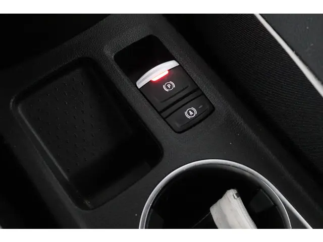 Renault Captur 1.3 TCe 140 Intens 2022 Benzine 18