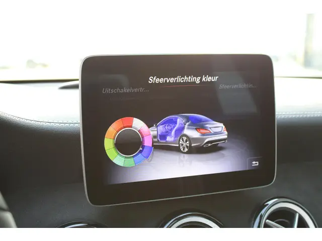 Mercedes-Benz CLA 180 AMG 2018 Benzine 12