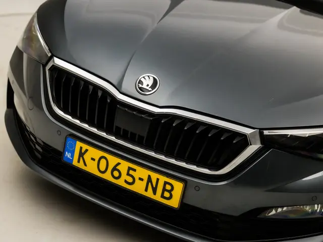 Škoda Scala 1.0 TSI Sport Deluxe 2021 Benzine 32