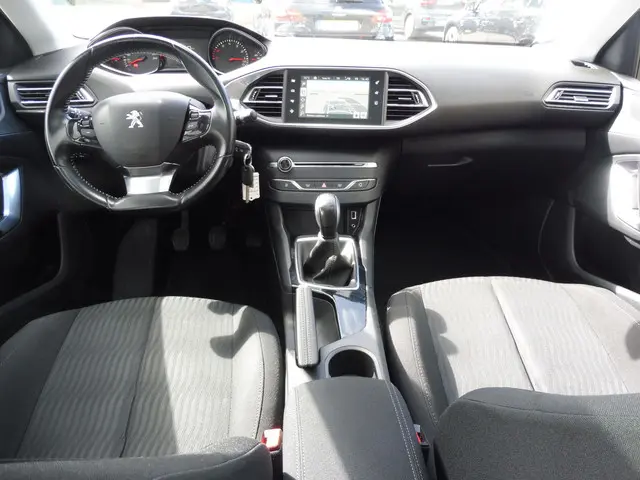 Peugeot 308 SW 1.2 PureTech Blue Lion 2017 Benzine 4