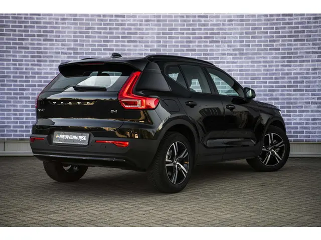 Volvo XC40 2.0 B4 Plus Dark 2024 Benzine 3