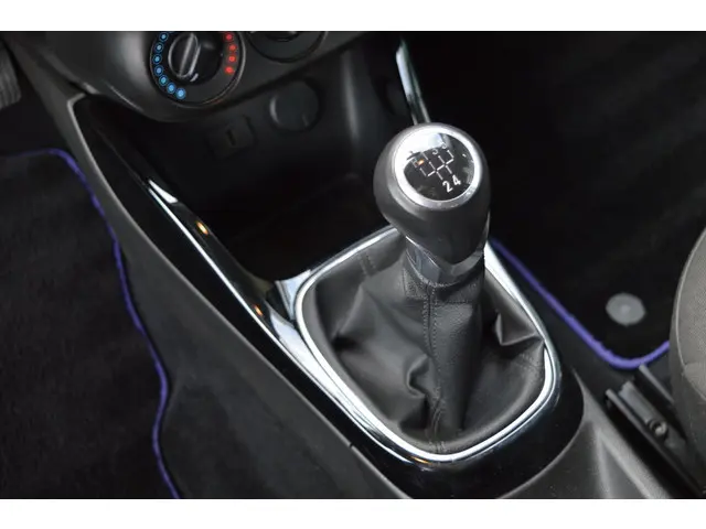 Opel ADAM 1.2 airco , cruise control 2016 Benzine 20