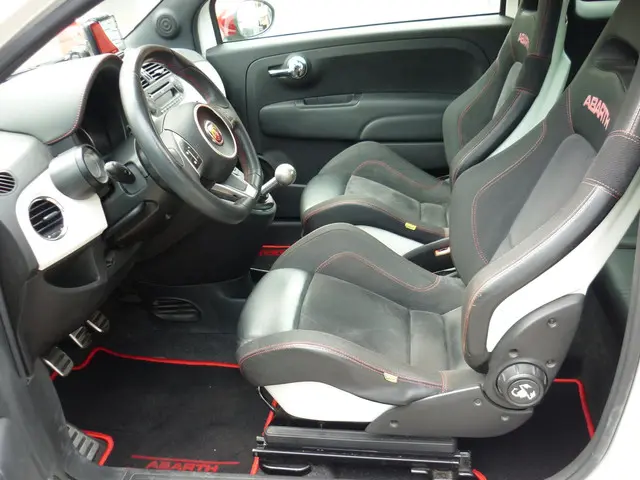 Fiat 500 1.4-16V Abarth 175hp,panoramadak,navi. 2012 Benzine 6