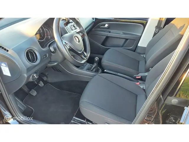 Volkswagen up! 1.0 BMT high up! 2017 Benzine 10