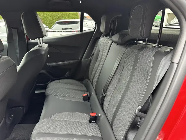 Peugeot 2008 1.2 Turbo 100 PK Allure 2024 Benzine 25