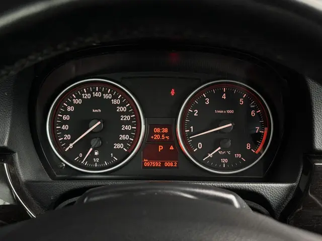 BMW 3 Serie Cabrio 325i High Executive 2012 Benzine 5