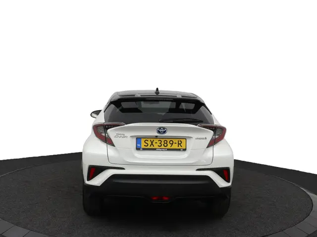 Toyota C-HR 1.8 Hybrid Style 2018 Hybride Benzine 53