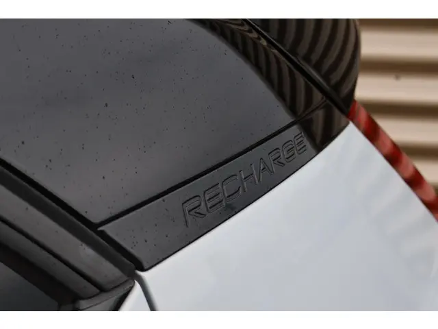 Volvo XC40 T5 Recharge R-Design 2021 Hybride Benzine 40