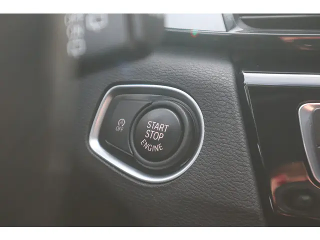 BMW X1 sDrive18i High Executive 2019 Benzine 27