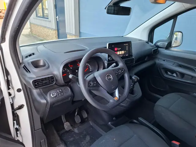 Opel Combo 1.5D L1H1 Edition 2022 Diesel 17