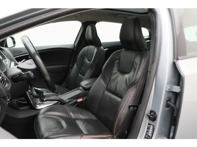 Volvo V40 Cross Country 1.6 T4 Summum 2014 Benzine 10